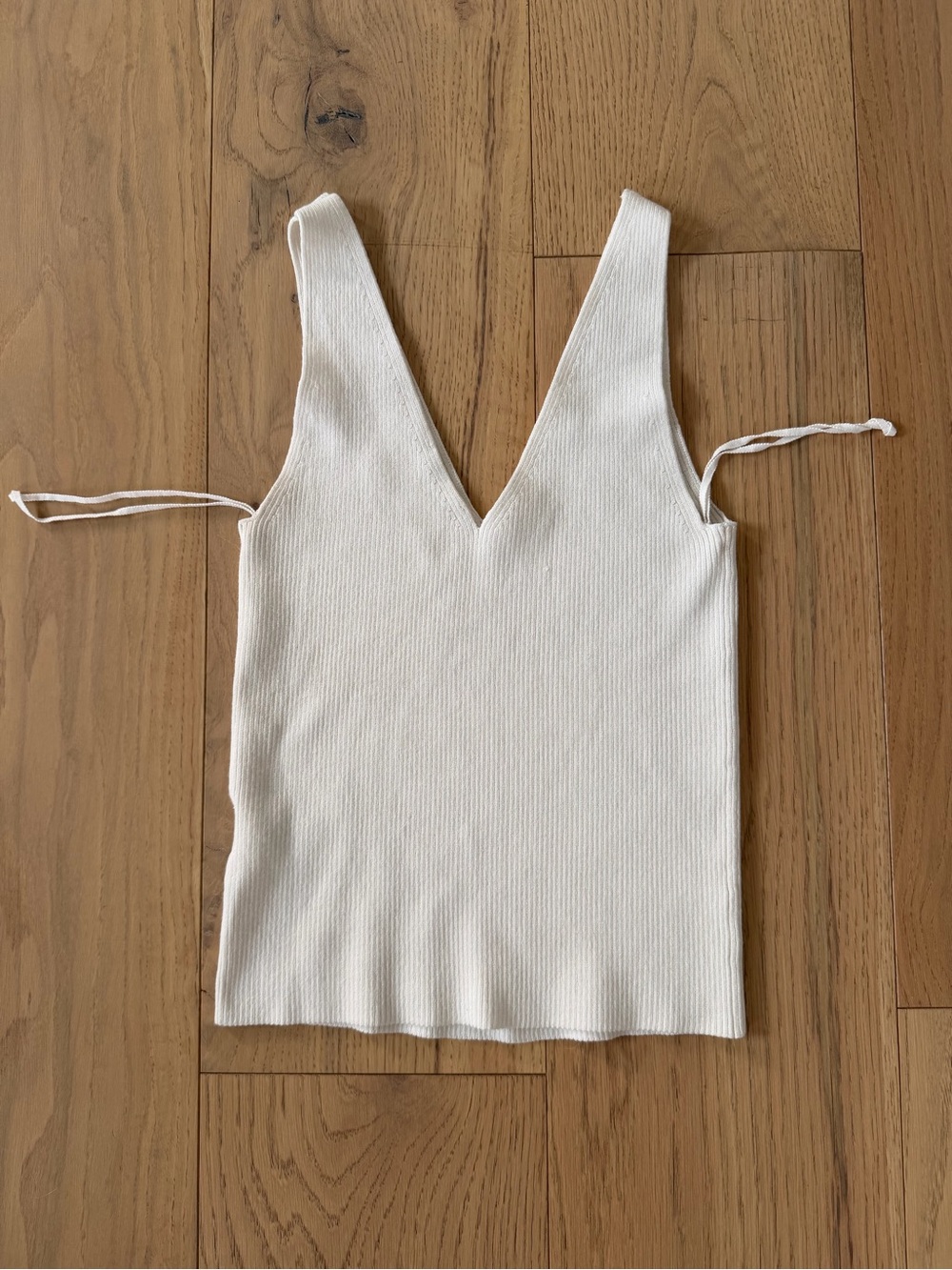 & Other Story Women’s Small - Cream Ribbed V‑Neck Tank Top